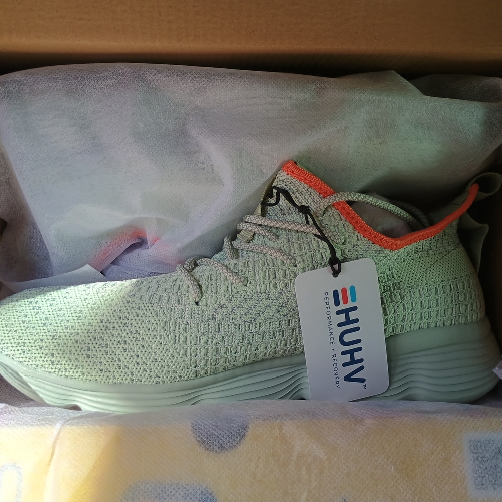 HUHV FLOW 360 CLOUD SNEAKERS